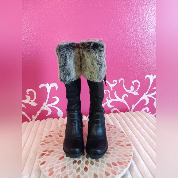 Women's Black Faux Fur Boots - Picture 2 of 6